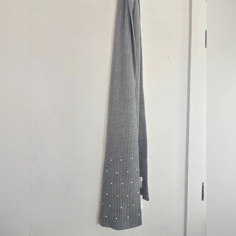 J. CREW NWT GREY KNITTED PEARL DETAILED RECTANGLE SCARF